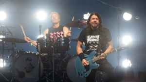 Участники Foo Fighters переименовали новый альбом из-за киномюзикла «Злая»