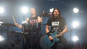 Участники Foo Fighters переименовали новый альбом из-за киномюзикла «Злая»