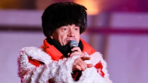 Серов забыл слова песни на второй строчке и начал ее опять Серов забыл слова песни на второй строчке и начал ее опять