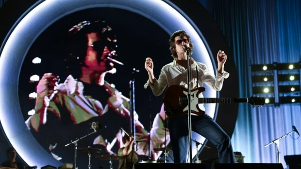 Arctic Monkeys выпустили новую песню для благотворительного проекта Arctic Monkeys выпустили новую песню для благотворительного проекта