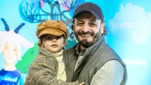 Илья Авербух рассказал, что его не узнают фанаты молодой супруги Елизаветы Арзамасовой Илья Авербух рассказал, что его не узнают фанаты молодой супруги Елизаветы Арзамасовой