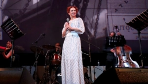 Алиса Гребенщикова сообщила о внезапной и трагической смерти отчима Алиса Гребенщикова сообщила о внезапной и трагической смерти отчима