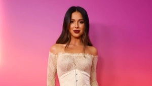 Нюша призвала не бороться с осенней хандрой Нюша призвала не бороться с осенней хандрой