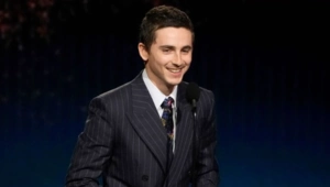 После слухов о свадьбе с Кайли Дженнер: Шаламе попал в объективы папарацци с другой актрисой