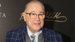 Евгений Петросян показал новый образ с дредами и татуировками