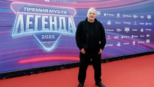 Фанатка решилась на безумный трюк ради автографа Вадима Самойлова