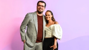 Молодая жена Гарика Харламова трогательно поздравила мужа с юбилеем