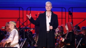 Музыкант объяснил, зачем SHAMAN дергал переключатель на его гитаре Музыкант объяснил, зачем SHAMAN дергал переключатель на его гитаре