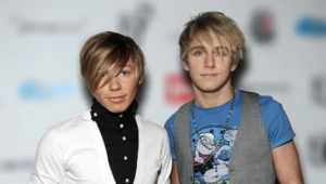 Соколовский и Бикбаев встретились в театре — «БиС» воссоединились ради исторических фото