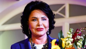 Надежда Бабкина получила травмы на концерте: «Еле отодрала от руки жакет»