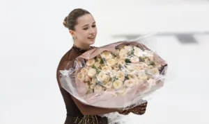 Камила Валиева расплакалась после падения на контрольных прокатах сборной России