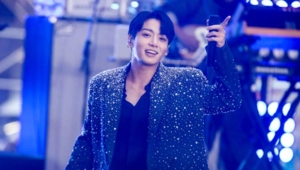 Чонгук из BTS рассказал об усталости и давлении перед возвращением на сцену: «Я тоже человек»