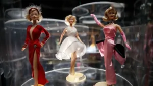 Компания Mattel почтила память Мэрилин Монро выпуском новой куклы Барби