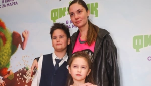 Агата Муцениеце с детьми уехала в Латвию Агата Муцениеце с детьми уехала в Латвию