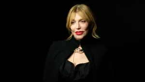 62-летняя Кортни Лав рассказала о тяжелой болезни 62-летняя Кортни Лав рассказала о тяжелой болезни