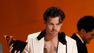 Гарри Стайлс прокомментировал слухи о пересадке волос