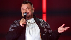 Сергей Жуков призвал ценить родителей в трогательном поздравлении с Днем матери