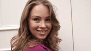 Полина Диброва совершила духовное паломничество вокруг горы Кайлас