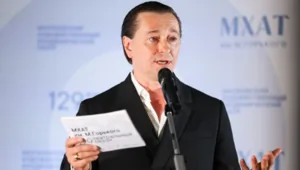 Сергей Безруков признался, что смотрел пиратскую копию фильма Кристофера Нолана Сергей Безруков признался, что смотрел пиратскую копию фильма Кристофера Нолана