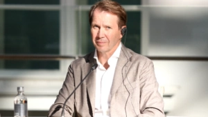 Евгений Миронов рассказал, как звездам оставаться незамеченными: актер поделился забавным случаем