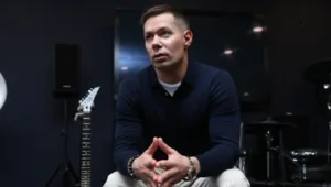 Стас Пьеха провел гендер-пати прямо во время своего выступления