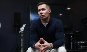 Стас Пьеха провел гендер-пати прямо во время своего выступления