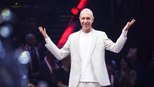 Сергей Соседов рассказал, что вынужден передвигаться с помощью костылей