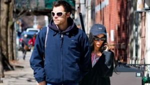 СМИ: Гарри Стайлс и Зои Кравиц обручились после восьми месяцев отношений