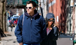 СМИ: Гарри Стайлс и Зои Кравиц обручились после восьми месяцев отношений