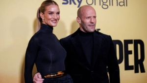 Рози Хантингтон-Уайтли и Джейсон Стэйтем вышли в свет вместе на премьере в Лондоне