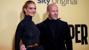 Рози Хантингтон-Уайтли и Джейсон Стэйтем вышли в свет вместе на премьере в Лондоне