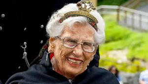 94-летнюю принцессу Норвегии заметили на шопинге после операции на сердце 94-летнюю принцессу Норвегии заметили на шопинге после операции на сердце