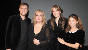 Любовь Руденко трогательно поздравила невестку: «Ты прекрасна»