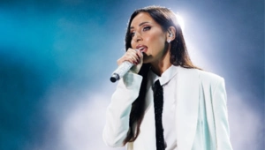 Алсу покорила поклонников спуском с горы на лыжах