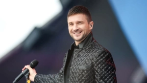 Сергей Лазарев показал, как его 11-летний сын провел вечер: «Футбол! Массаж ног. И семки»