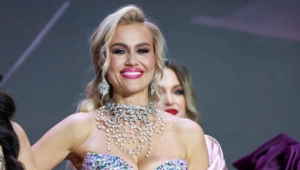 37-летняя Екатерина Семенова стала победительницей в конкурсе «Миссис Россия — 2025»