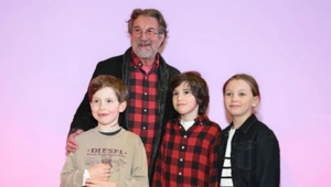 Леонид Ярмольник высказался о жизни с двумя внуками: «Устаю, но с удовольствием» Леонид Ярмольник высказался о жизни с двумя внуками: «Устаю, но с удовольствием»