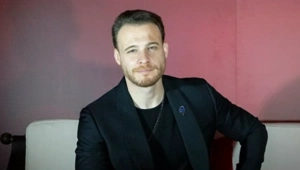 Звезду сериала «Постучись в мою дверь» Керема Бюрсина заподозрили в расставании с модным инфлюенсером