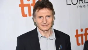 74-летний Лиам Нисон спровоцировал слухи о романе с молодой актрисой 74-летний Лиам Нисон спровоцировал слухи о романе с молодой актрисой