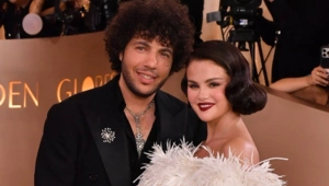 Селена Гомес на «Золотом глобусе» спровоцировала слухи о пополнении в семье