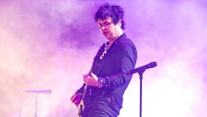 Критики называют новый альбом Green Day, вышедший сегодня, лучшим со времен 