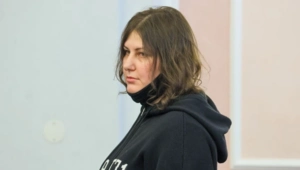 Полина Лурье не смогла принять спорную квартиру из-за отсутствия полномочий у представителя Долиной