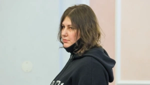 Полина Лурье не смогла принять спорную квартиру из-за отсутствия полномочий у представителя Долиной