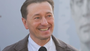 Сергей Безруков подал в суд на продавцов масок со своим лицом