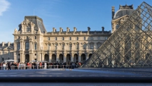 Руководитель Версаля Кристоф Лерибо может возглавить Лувр