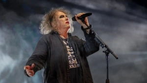 Роберт Смит из The Cure объявил участников музыкального фестиваля в поддержку молодежи с онкологией Роберт Смит из The Cure объявил участников музыкального фестиваля в поддержку молодежи с онкологией