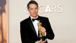 Режиссер «Аноры» Шон Бэйкер объявил о новом проекте с Мишель Йео