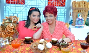 Звездные друзья Наташи Королевой трогательно поздравили маму певицы с юбилеем