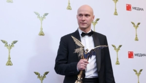 Юра Борисов отменил съемки в Голливуде ради тайных похорон отца