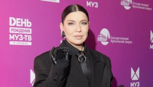 Елка об ограничениях в новогодний вечер: «Я в целом люблю поесть-поесть» Елка об ограничениях в новогодний вечер: «Я в целом люблю поесть-поесть»